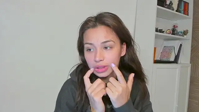 Valentinarainbow nude stripping on cam for live sex video chat