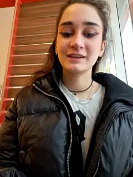 VibeViolet nude stripping on cam for live sex video chat