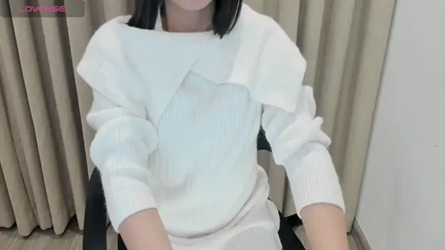 Yuka_Chan nude stripping on cam for live sex video chat