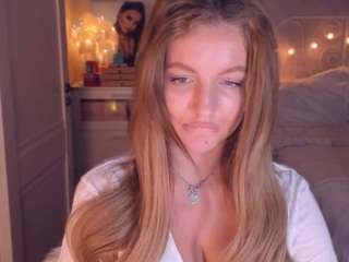 Aestetickgirl nude and sexy before cam for live chat