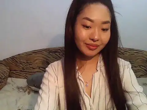 Aleksa_Blackdream nude stripping on cam for live sex video chat