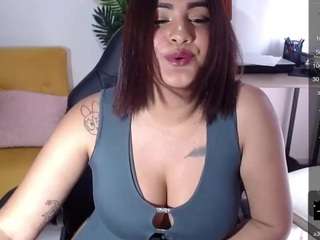 Aliceluna nude and sexy before cam for live chat