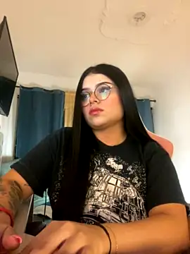 Alissonfernandez nude stripping on cam for live sex video chat
