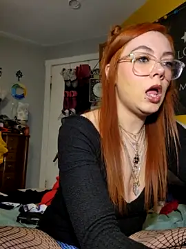 AlyyRose999 nude stripping on cam for live sex video chat
