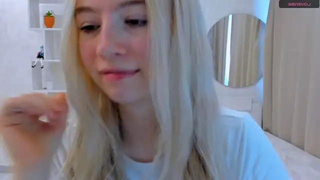 AmeliaEvans69 nude stripping on cam for live sex video chat