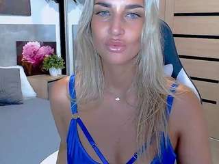 Ana-Ti nude and sexy before cam for live chat