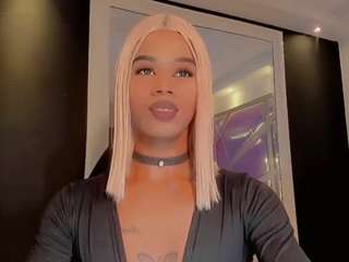 AndreaRaga nude and sexy before cam for live chat
