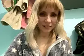 Anita-Smith nude stripping on cam for live sex video chat