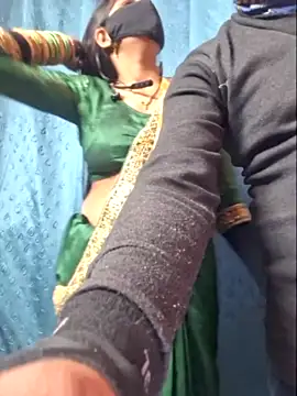 BHABHI_MAST_PARI nude stripping on cam for live sex video chat