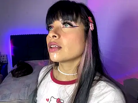Bubalu_Uwwu nude stripping on cam for live sex video chat