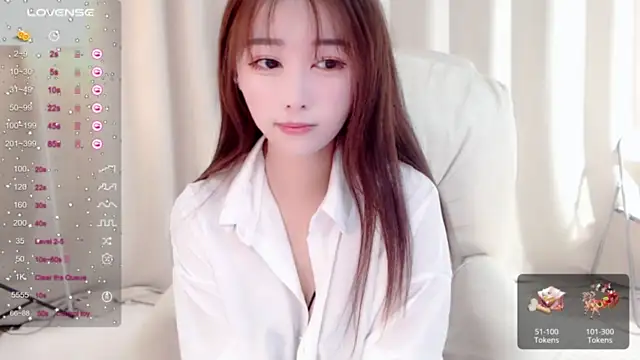 CAiHongtutu nude stripping on cam for live sex video chat