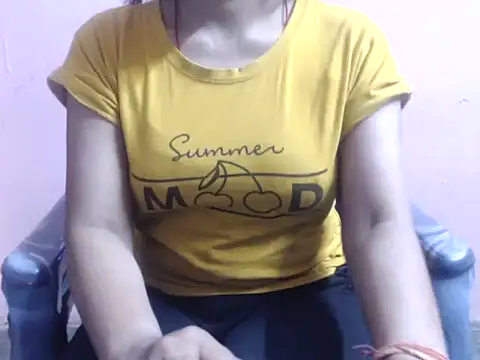 Cute-Aarti nude stripping on cam for live sex video chat