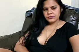 D_33Queen nude stripping on cam for live sex video chat