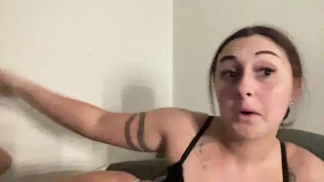 DizzySeas nude stripping on cam for live sex video chat