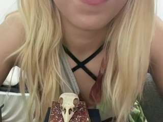EasyFry nude and sexy before cam for live chat