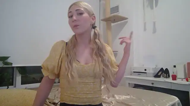 EllaRosexox nude stripping on cam for live sex video chat