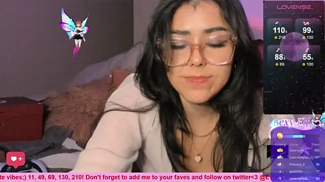 Evie-Luna nude stripping on cam for live sex video chat