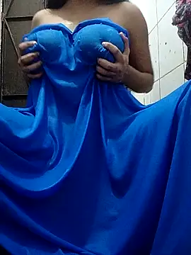 Hot_Alisa9 nude stripping on cam for live sex video chat