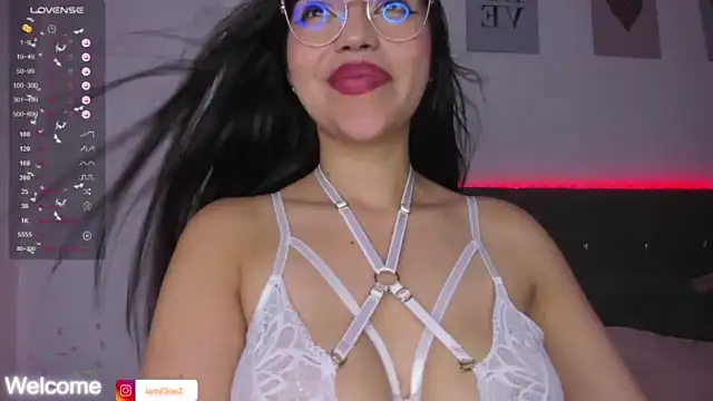 IamCloe nude stripping on cam for live sex video chat