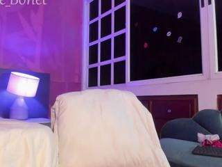 Jade-bonet nude and sexy before cam for live chat