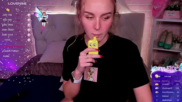 LianaFord nude stripping on cam for live sex video chat