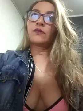 Lilith_Schurman nude stripping on cam for live sex video chat