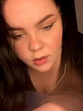 Littlelea69@xh nude stripping on cam for live sex video chat
