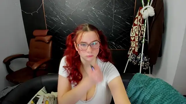littleviki7 nude stripping on cam for live sex video chat