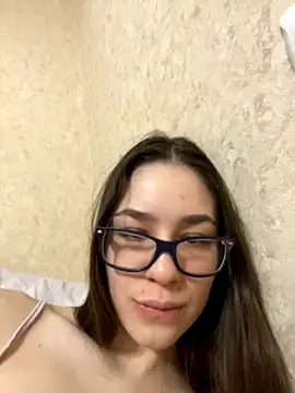 lovelly_babe nude stripping on cam for live sex video chat