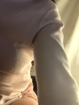 magicofava nude stripping on cam for live sex video chat