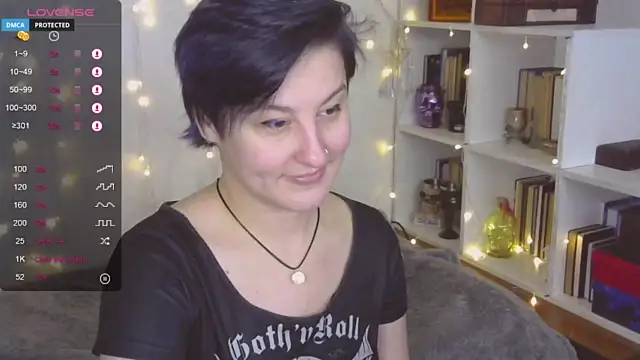 MartaBounty nude stripping on cam for live sex video chat