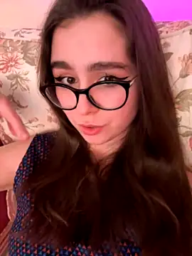 melaniyeah nude stripping on cam for live sex video chat