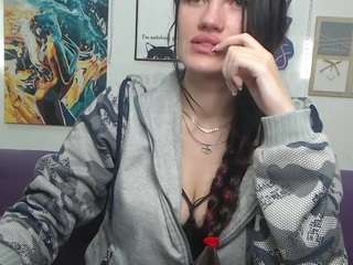 MilaLoona nude and sexy before cam for live chat