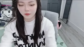 MinhHa-18 nude stripping on cam for live sex video chat