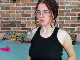Misha-Crosss nude and sexy before cam for live chat