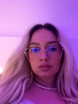 mollyxxx nude stripping on cam for live sex video chat