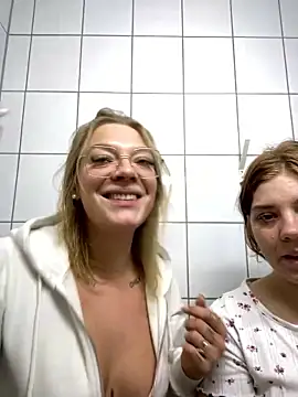 NickyGold_offiziell nude stripping on cam for live sex video chat