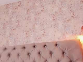 Renatta nude and sexy before cam for live chat