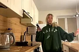 sandrawoow nude stripping on cam for live sex video chat