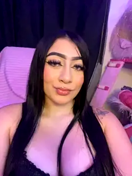 Sara-Rouss nude stripping on cam for live sex video chat
