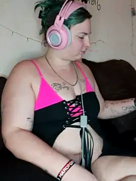 SarahSchlauch168 nude stripping on cam for live sex video chat
