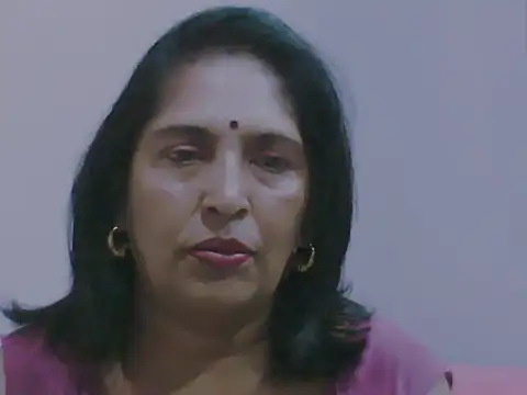 sexy69mum nude stripping on cam for live sex video chat