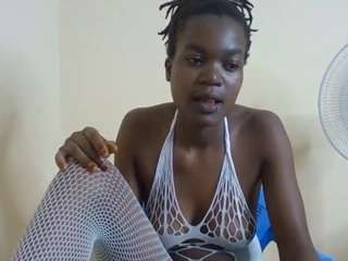 Sexyannie1 nude and sexy before cam for live chat