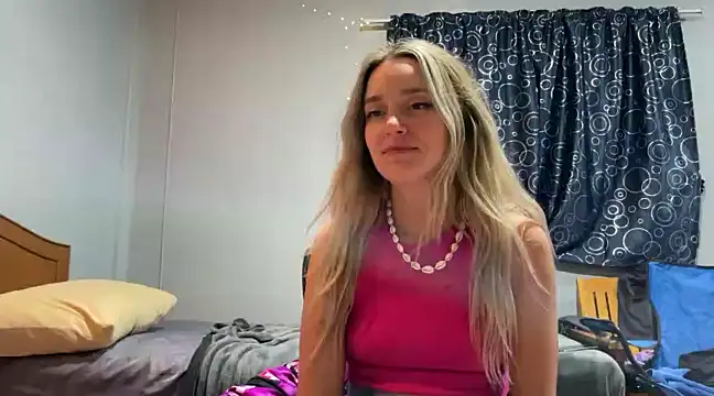SirenaBelle nude stripping on cam for live sex video chat