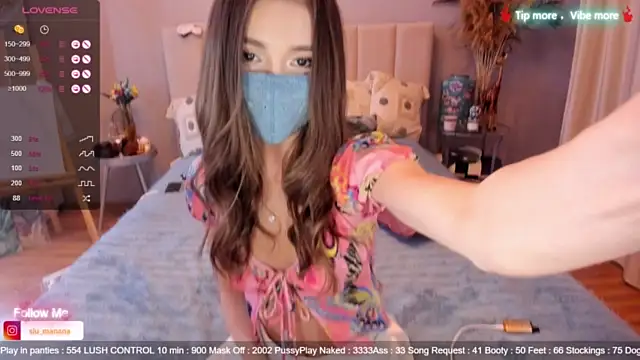 SiuMein nude stripping on cam for live sex video chat