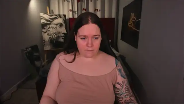 SummerTina nude stripping on cam for live sex video chat