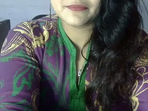 sweety55 nude stripping on cam for live sex video chat
