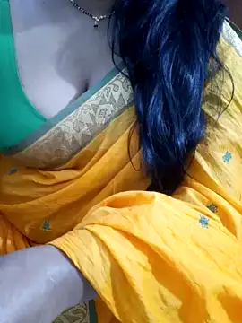 thaniska- nude stripping on cam for live sex video chat