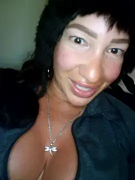 TheGoddessBianca nude stripping on cam for live sex video chat