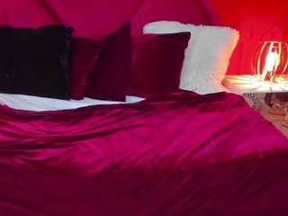 Tianti nude and sexy before cam for live chat